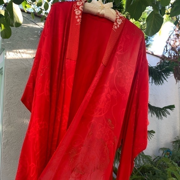 Vtg Kimono Handcrafted Daisy Floral Embroidery | Red Jacquard Print | One Size - Picture 2 of 16